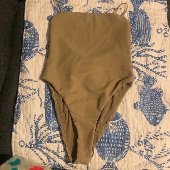 NWOT Good American 90s ribbed one piece size:1 (S) in Tan - Picture 4 of 11
